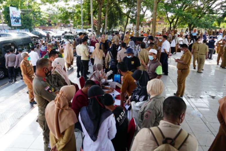 Begini Trik Jitu Andi Utta Vaksin Mendadak Pegawai di Bulukumba