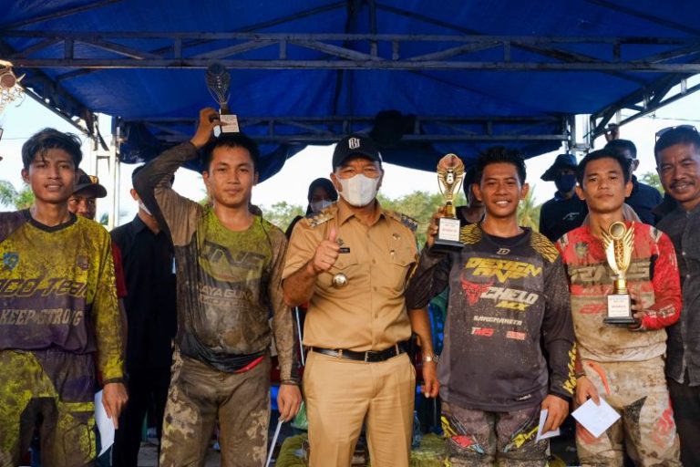 Tutup Motorcross AW Putra, Andi Utta: Kita Akan Upayakan Bangun Sirkuit Representatif