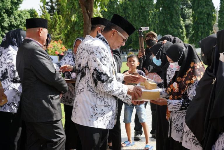 Rangkaian HUT PGRI, Andi Utta Sampaikan Pentingnya Peran Guru di Masa Pandemi