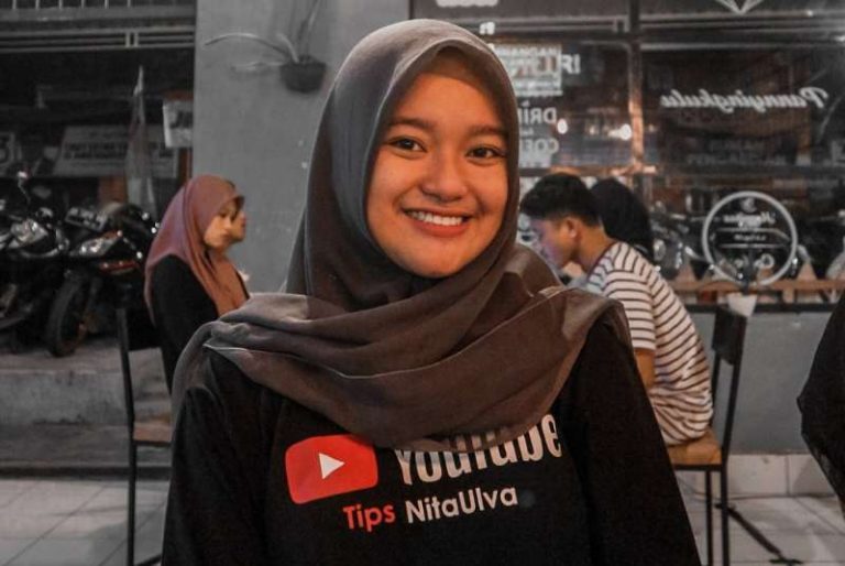 Perkenalkan Nita Ulva, Youtuber Cantik Bulukumba yang Sukses Ngonten via HP