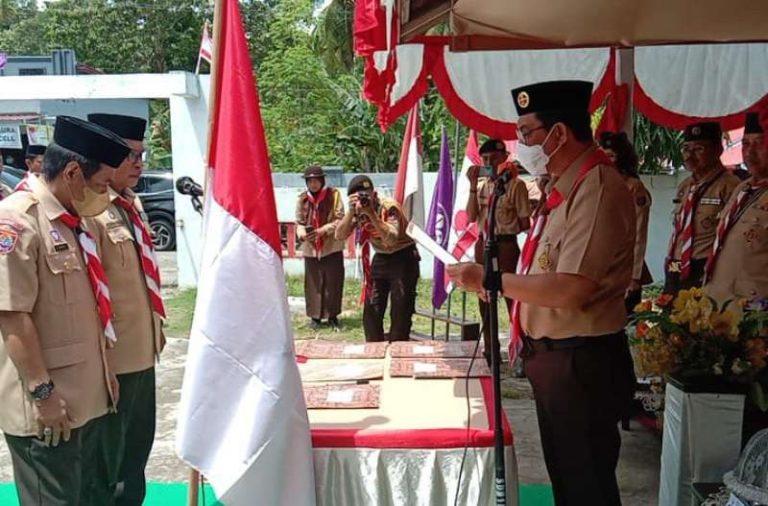 Wabup Edy Manaf Lantik Pengurus Kwarran Pramuka Kajang