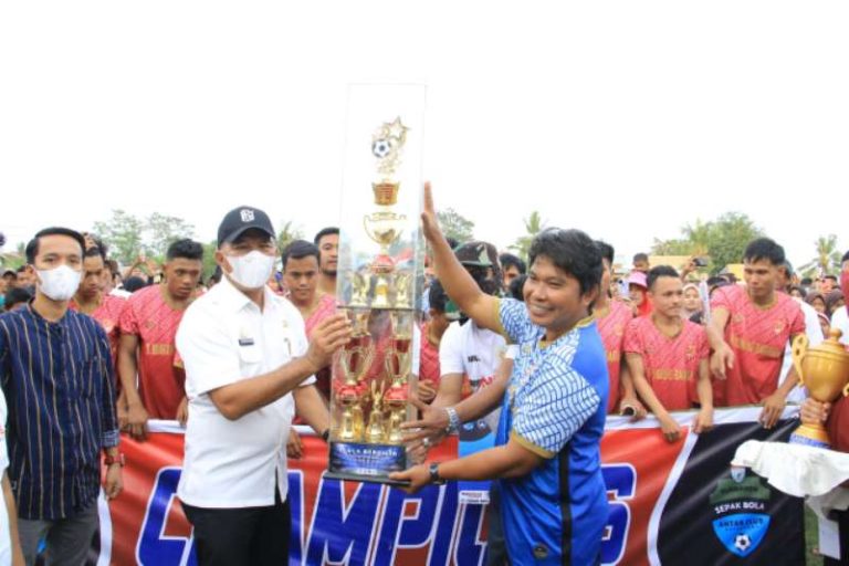 Manyampa Utama Juara Padangloang Cup, Andi Utta Puji Sportivitas Laga Final