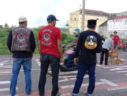 Ramadhan Berkah, Komunitas Bikers Custom Bulukumba Berbagi Takjil di Ruas Jalan