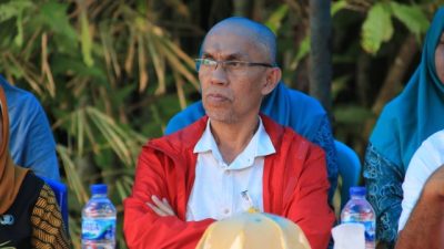 Belum Cukup 24 Jam Jadi Kadis Pertanian, Thaiyeb Maningkasi Langsung Bagi Bibit Unggul Durian