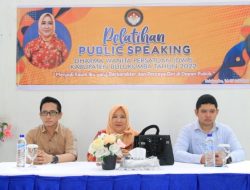 Bangun Kepercayaan Diri, DWP Bulukumba Ikuti Public Speaking