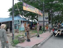 Tak Kantongi Izin dan Menganggu Keindahan Kota, Satpol PP Tertibkan Baliho