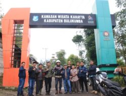 Hari Libur, Bupati Andi Utta Kendarai Motor Keliling Kindang