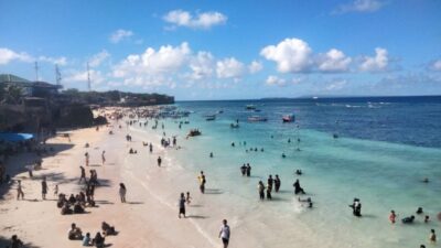 Libur Lebaran, Dalam Sehari Pantai Bira Dikunjungi Tujuh Ribuan Orang