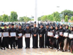 Peringati Hardiknas, Jajaran Pemda Bulukumba Kenakan Pakaian Adat Hitam