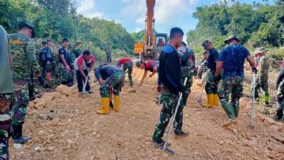 Satgas TMMD Gotong Royong Bersama Warga Bangun Jalan, Kini Mulai Penimbunan