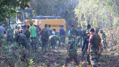 Hujan Tak Surutkan Semangat Satgas TMMD Kodim 1411/Bulukumba