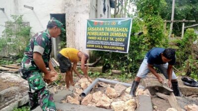 TMMD Bulukumba Bangun Jamban Rumah Warga