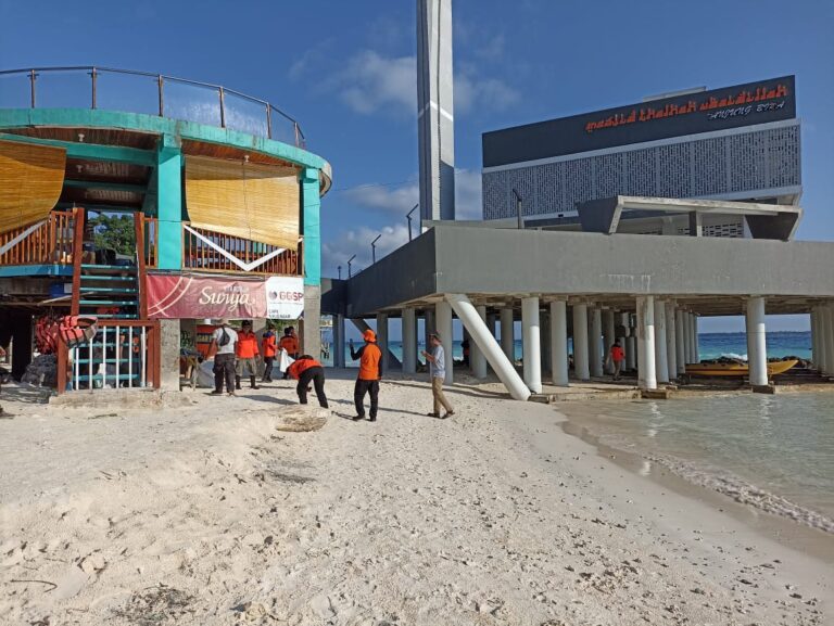 Akhir Pekan, BPBD Gelar Aksi Bersih di Pantai Tanjung Bira