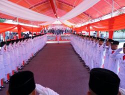 Disaksikan Orang Tuanya, 72 Paskibra Bulukumba Dikukuhkan