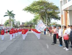 Andi Utta Lepas Peserta Gerak Jalan HUT Kemerdekaan