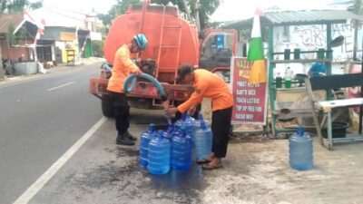 Musim Kemarau, BPBD Bulukumba Suplai Air Bersih Warga