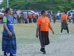 Meriah! Pemkab dan DPRD Bulukumba Kompak Main Sepak Bola Sarung Rayakan HUT RI ke-80