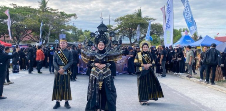 RSUD Bulukumba Usung Duta Pelayanan di Karnaval Budaya Pinisi 2025