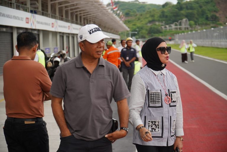 Didampingi Istri, Andi Utta Ikuti Rakor di NTB Dan Sempatkan Kunjungi Sirkuit Mandalika