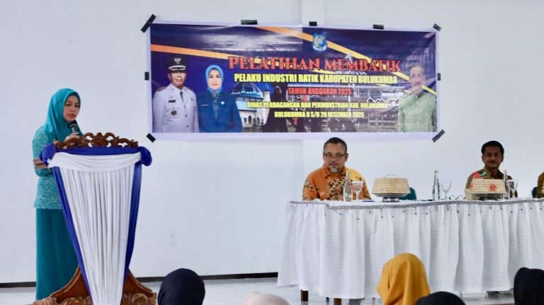 Hadirkan Instruktur Ahli dari Yogyakarta, 30 Pelaku Usaha Batik di Bulukumba Ikuti Pelatihan Intensif