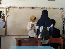Ketua PGRI Bulukumba Pantau Langsung Gerakan Ayah Mengambil Rapor di SMP Negeri 1 Bulukumba