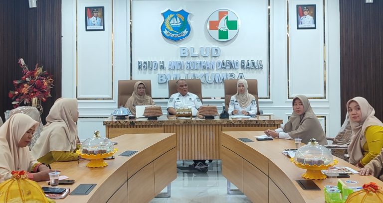 Hadiri Monev Bidang Keperawatan, Direktur RSUD Bulukumba Tekankan Pentingnya Komunikasi Efektif