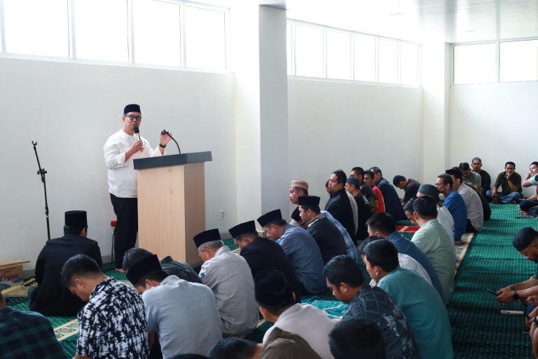 Salat Jumat Perdana di Musallah Gedung Ammatoa, Simbol Awal Peradaban Baru Bulukumba