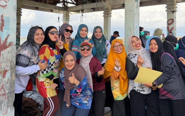 Puluhan Pegawai RSUD Andi Sulthan Daeng Radja Ikuti Aksi Bersih Pantai Merpati Peringati Hari Lingkungan Hidup Sedunia 2026
