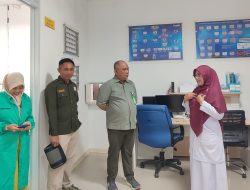 Direktur RSUD H. Andi Sulthan Daeng Radja Sidak Unit Pelayanan, Tekankan Kepatuhan SOP dalam Melayani Pasien