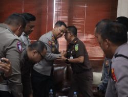 Hari Adhyaksa Ke-81, Kapolres Bulukumba Beri Kejutan Bawa Tumpeng ke Kejaksaan Negeri